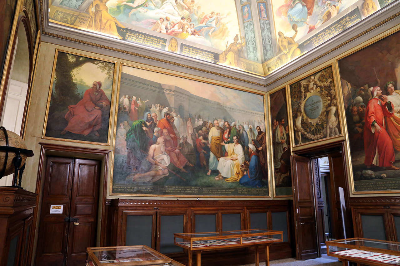 La Sala Dante della Biblioteca Palatina La Sala Dante della Biblioteca Palatina